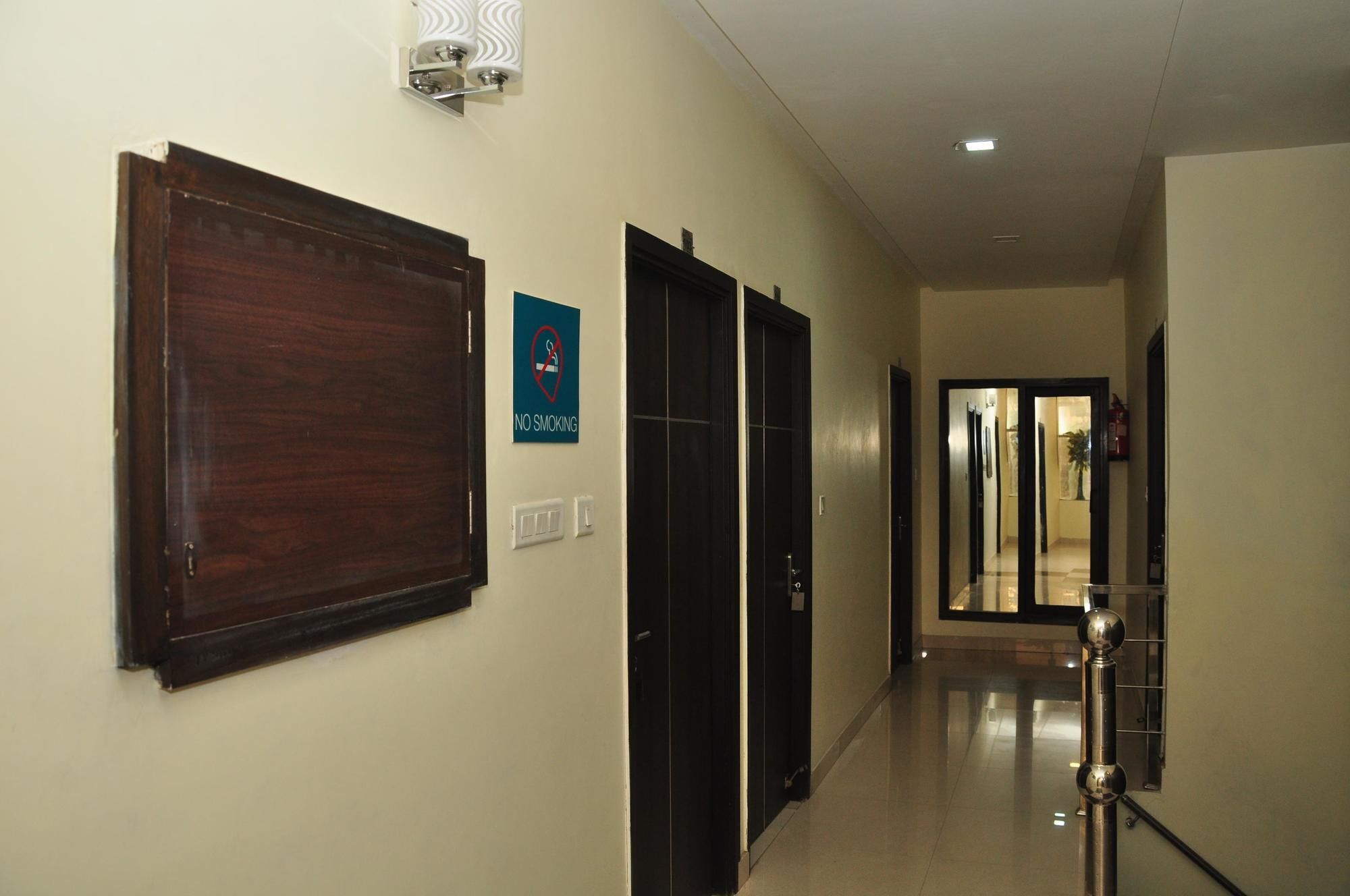 Oyo Rooms City Centre Guru Nanak Bhawan 阿姆利则 外观 照片